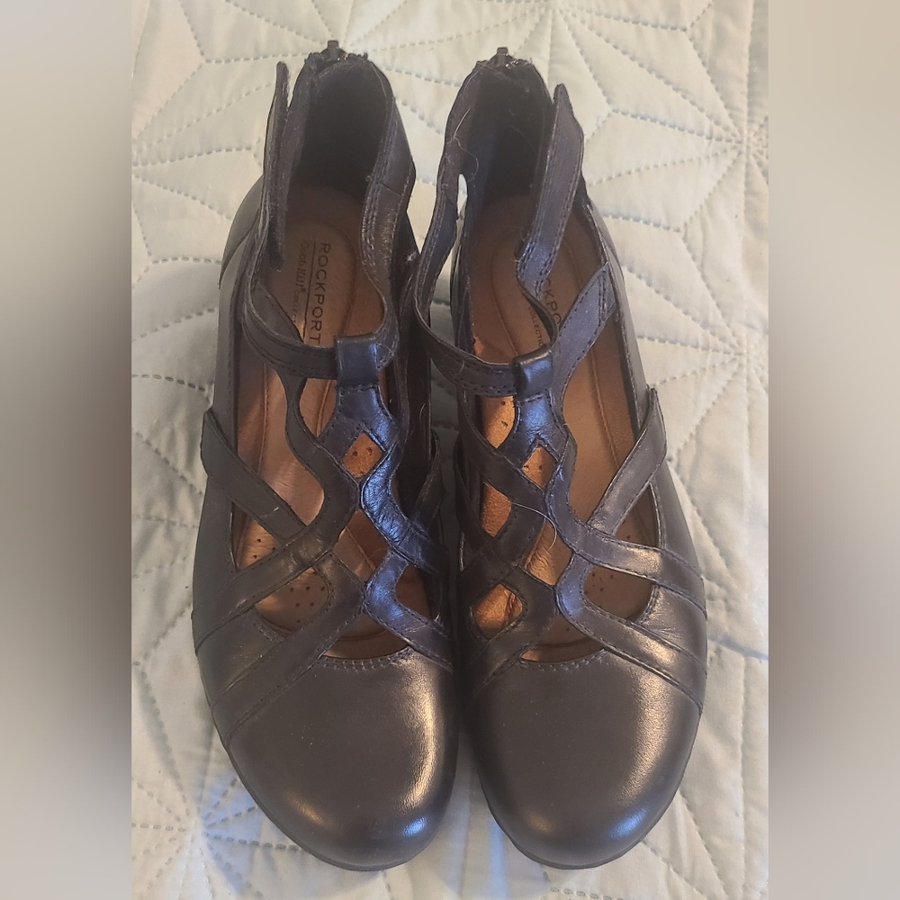 Rockport Women's Black pumps Sz 8
